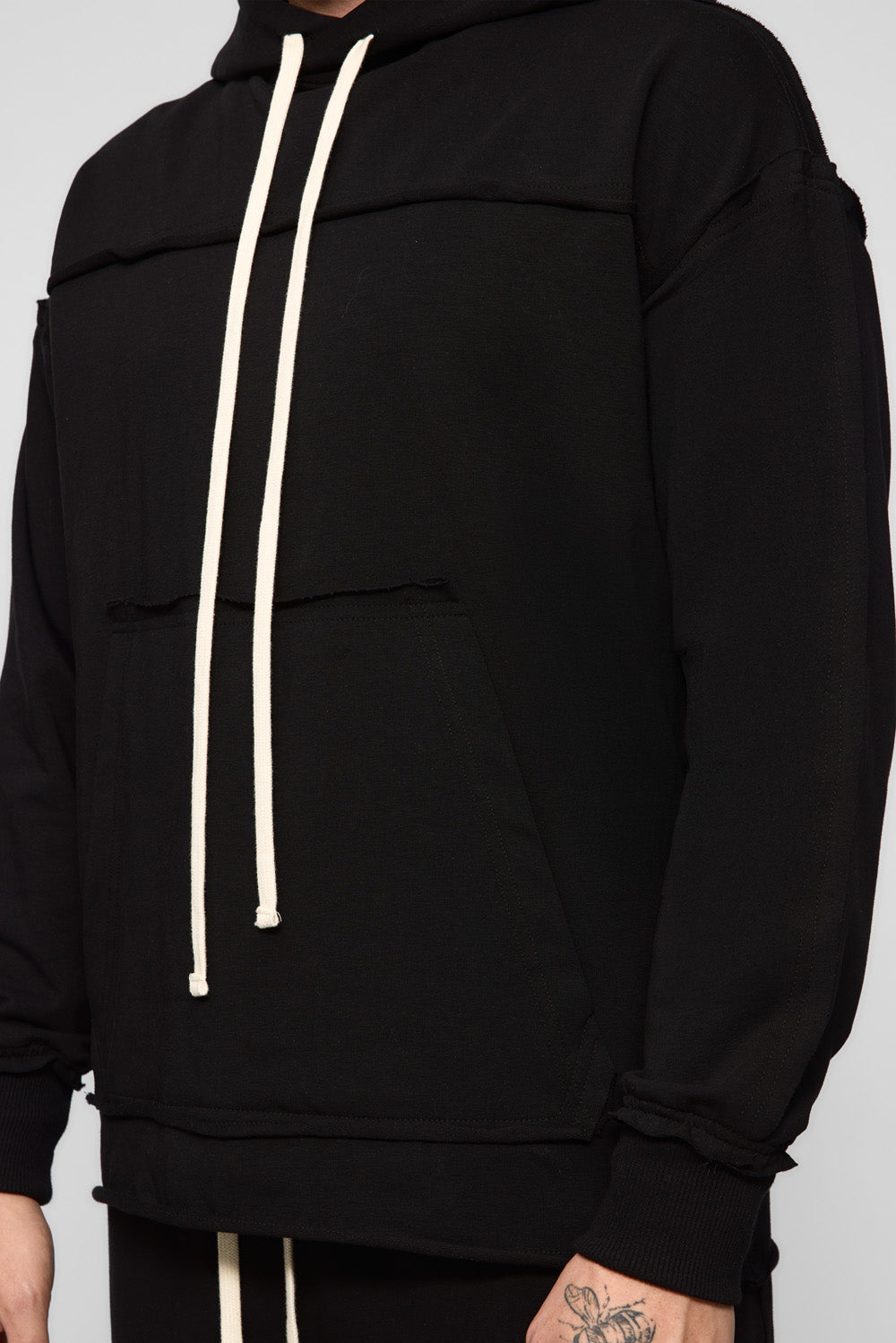 Crudo 2.0  Black Unfinished edges Hoodie