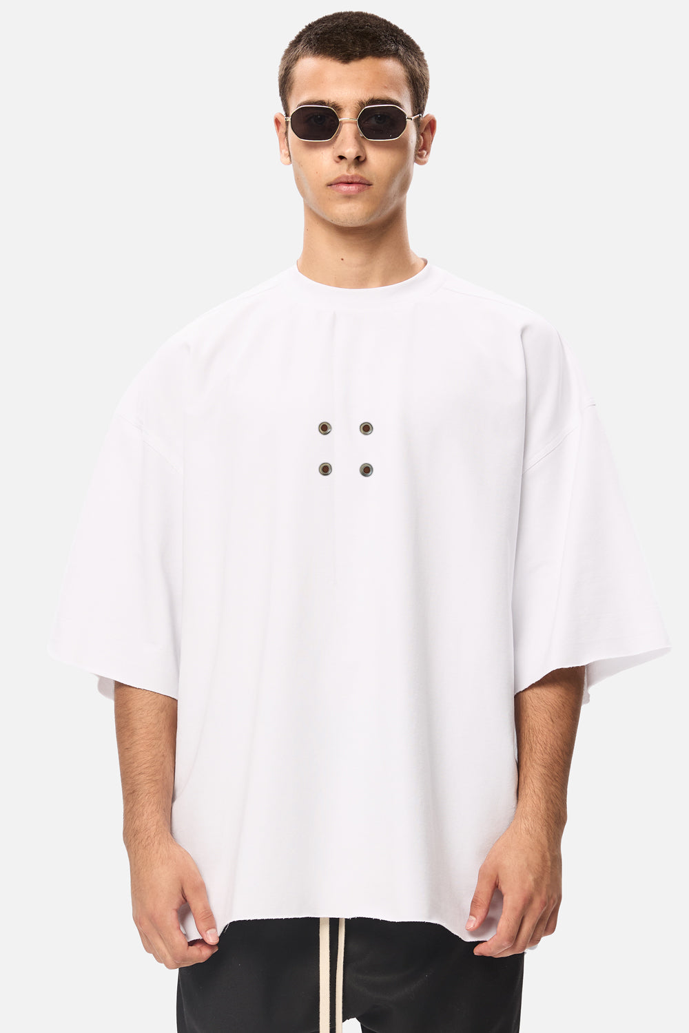 Tricou Oversized cu Ocheti | Bărbați | Alb | Stil Modern & Elegant | Confort & Funcționalitate | Atelier Hamza