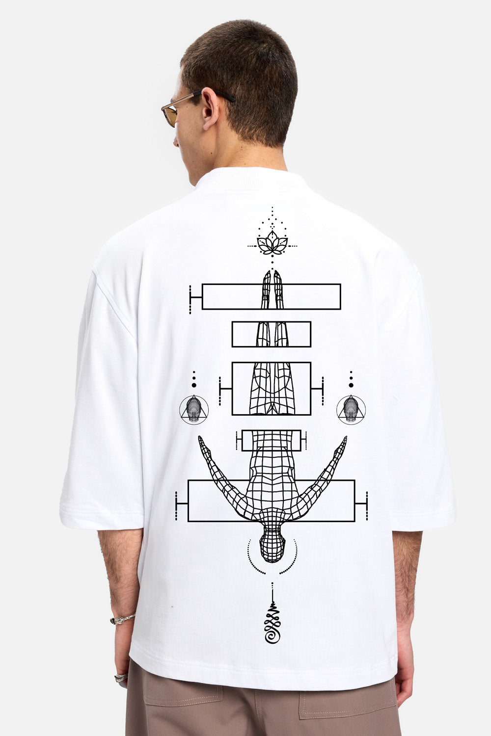 Tricou alb croiala oversized de barbati. cumpara acum!