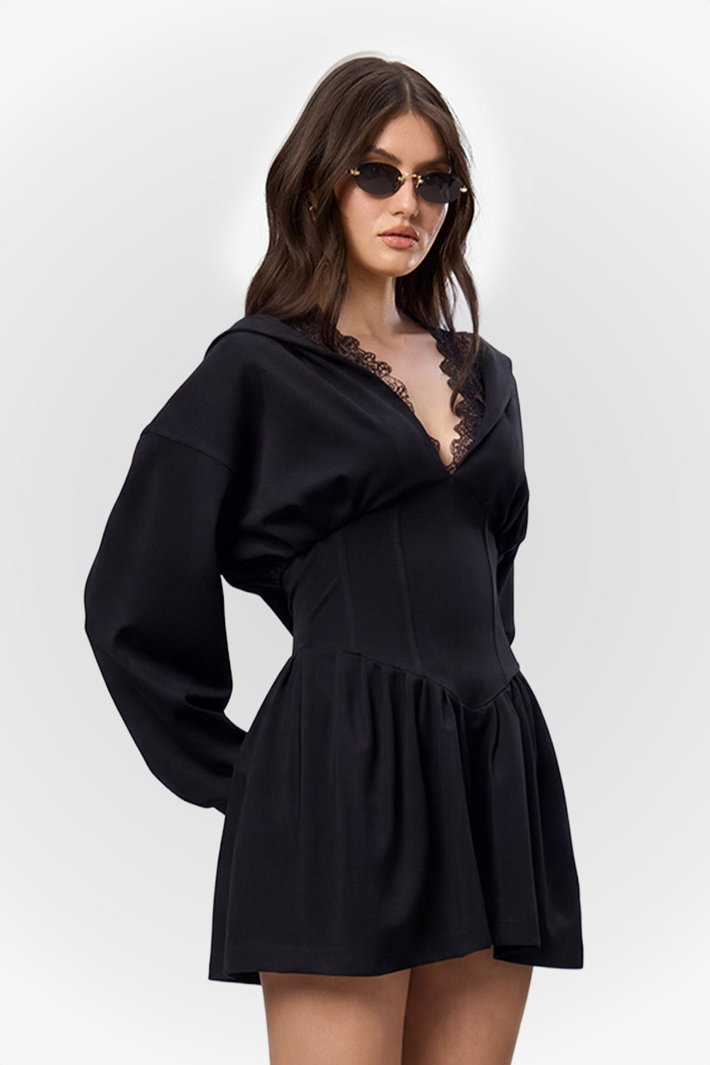 Czarna bluza z kapturem Karol z gorsetem
