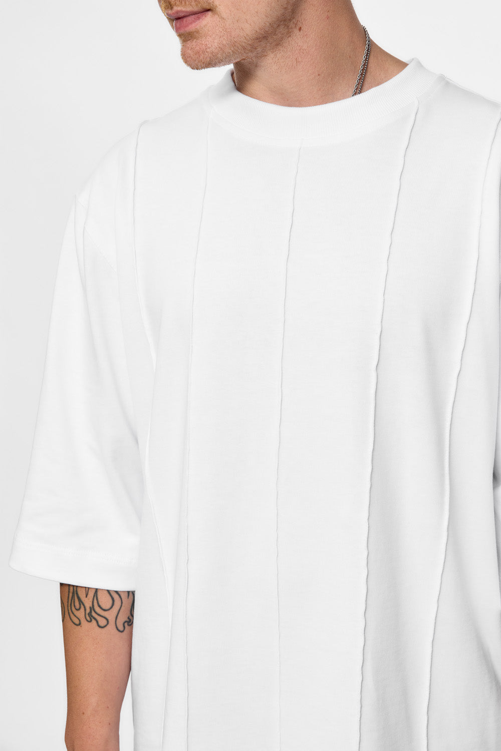 White T-shirt with stitches 247
