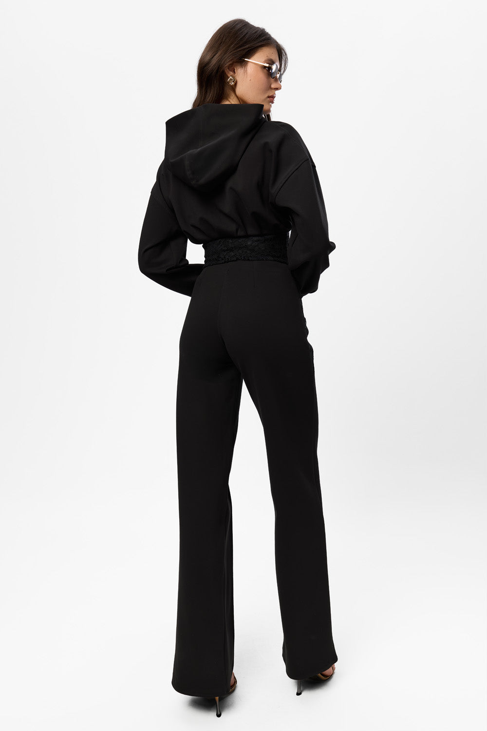 Czarne rozszerzane spodnie Karol