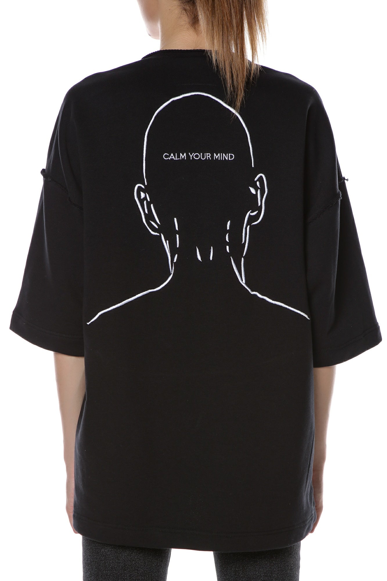 back women tshirtTricou Brodat "Calm" | Femei | Negru Elegant, Moale & Confortabil | Liniște & Echilibru | Atelier Hamza